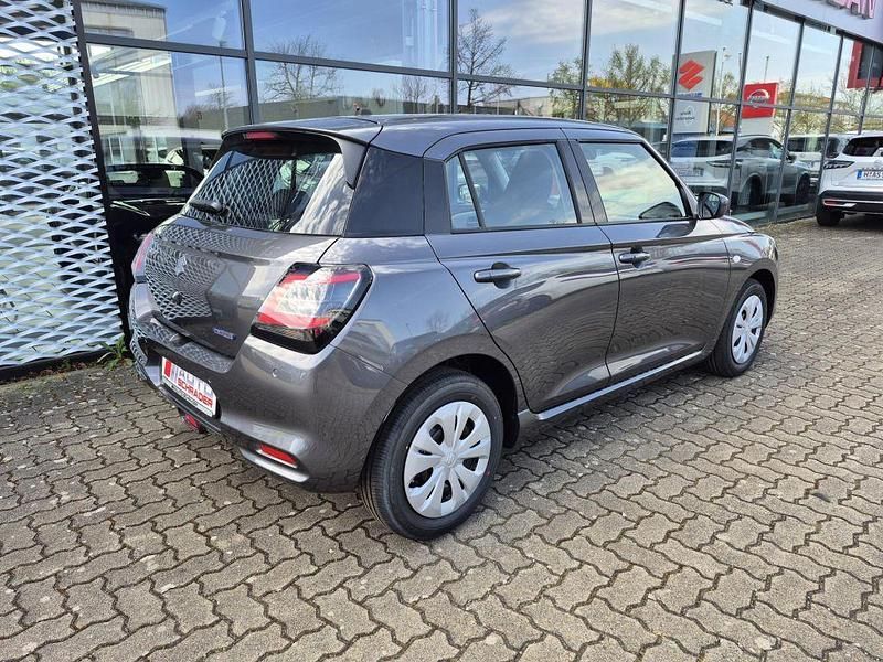 Neu Suzuki Swift Club 83 PS (61 kW) 2025 Grau Kleinwagen