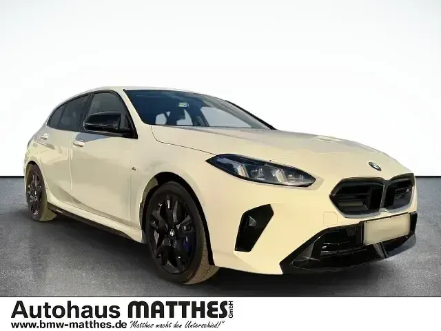 Gebraucht BMW M135 M Sport 301 PS (221 kW) 2024 Weiss Kleinwagen