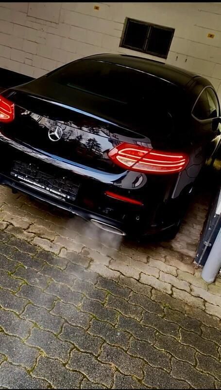 Schwarz Gebraucht 2016 Mercedes C400 Coupé | 34.000 € (Fairer Preis) - Bild 1/4