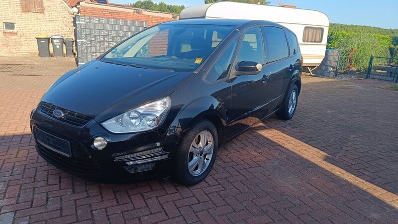 Schwarz Gebraucht 2013 Ford S-MAX Business Edition Van / Kleinbus | 9.050 € (Etwas zu teuer) - Bild 1/4