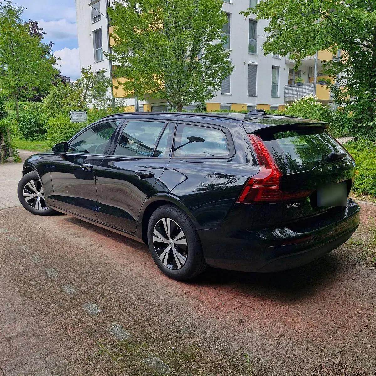 Gebraucht Volvo V60 150 PS (110 kW) 2019 Schwarz Kombi