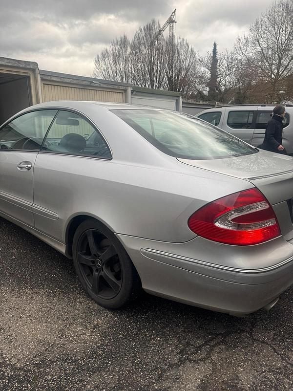 Silber Gebraucht 2002 Mercedes CLK240 Coupé | 1.950 € (Fairer Preis) - Bild 1/4