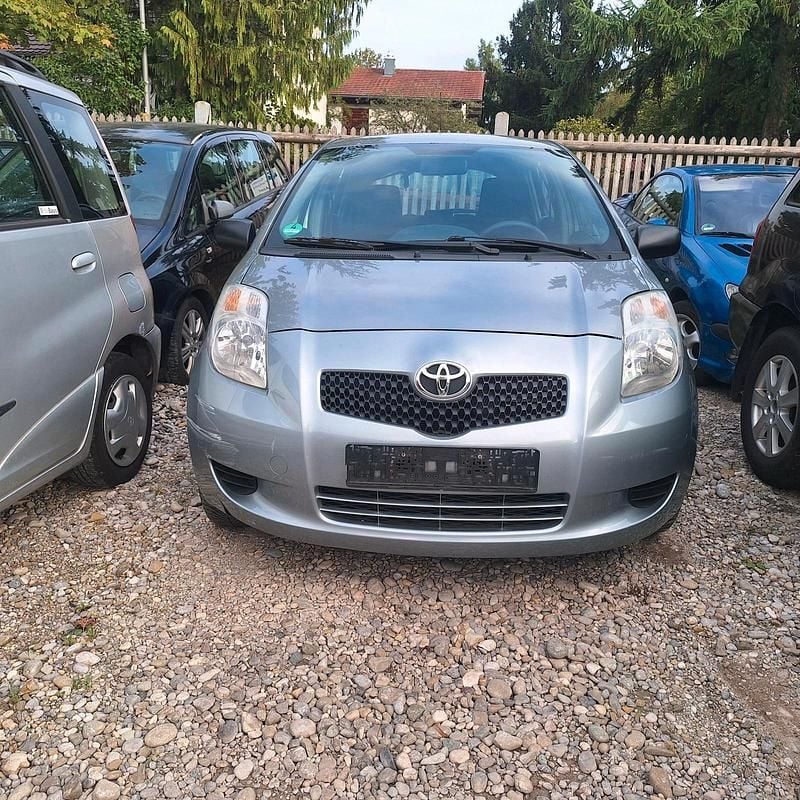 Rot Gebraucht 2007 Toyota Yaris Kleinwagen | 1.590 € - Bild 1/4
