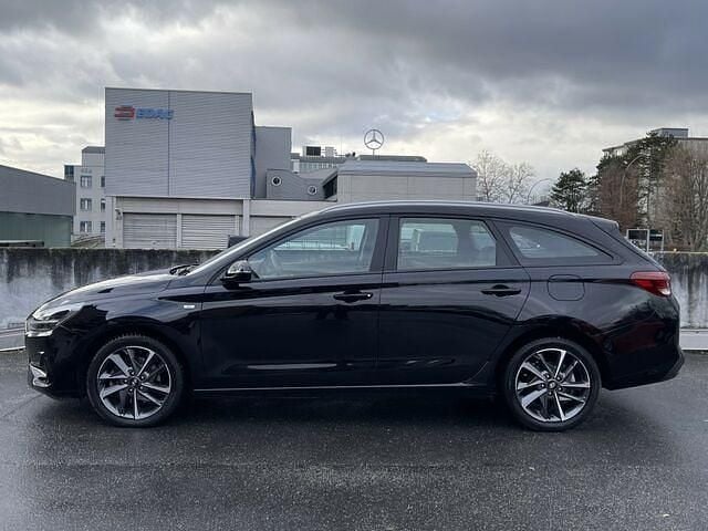 Gebraucht Hyundai i30 120 PS (88 kW) 2023 Schwarz Kombi