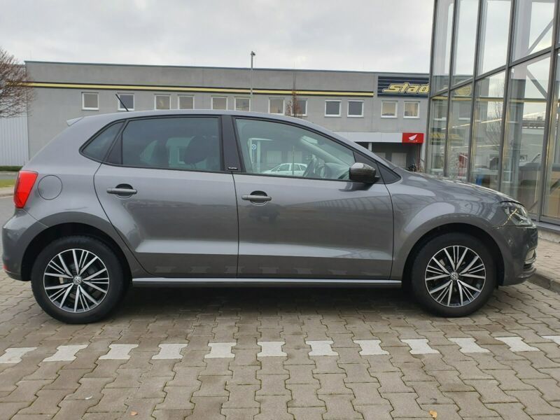 Verkauft Vw Polo 1 0 Allstar 75 Ps P Gebraucht 2016 45 200 Km In Nurnberg