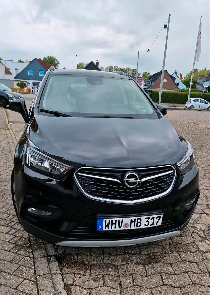 Usado Opel Mokka X 140 HP (102 kW) 2016 Preto SUV