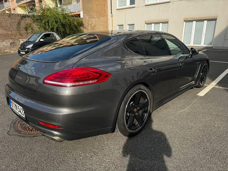 Gebraucht Porsche Panamera 300 PS (220 kW) 2015 Grau Limousine