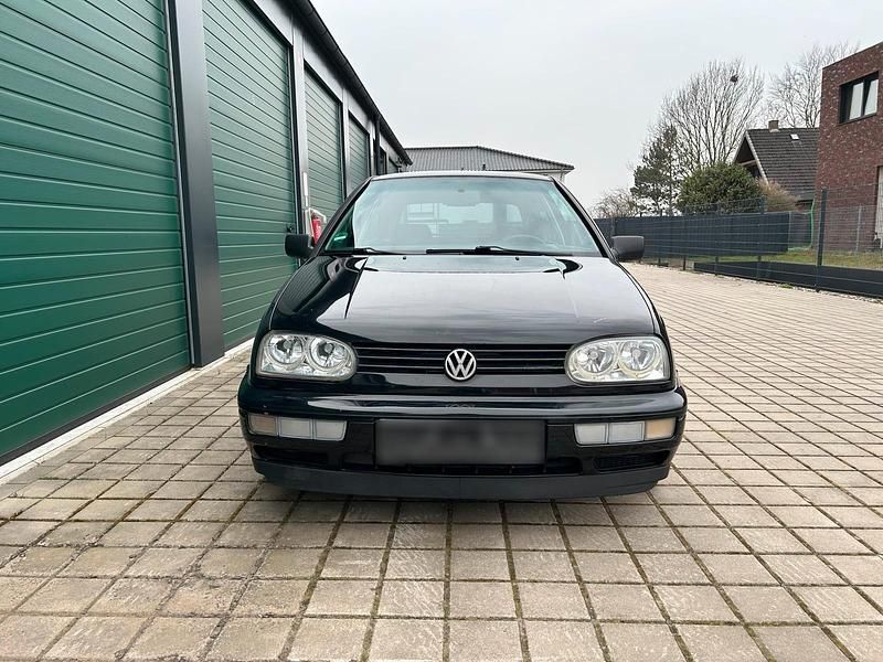 Gebraucht VW Golf III 75 PS (55 kW) 1997 Schwarz Kleinwagen