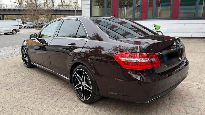 Gebraucht Mercedes E350 AMG 231 PS (169 kW) 2010 Braun Limousine