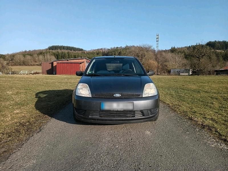 Gebraucht Ford Fiesta 70 PS (51 kW) 2004 Grau Kleinwagen