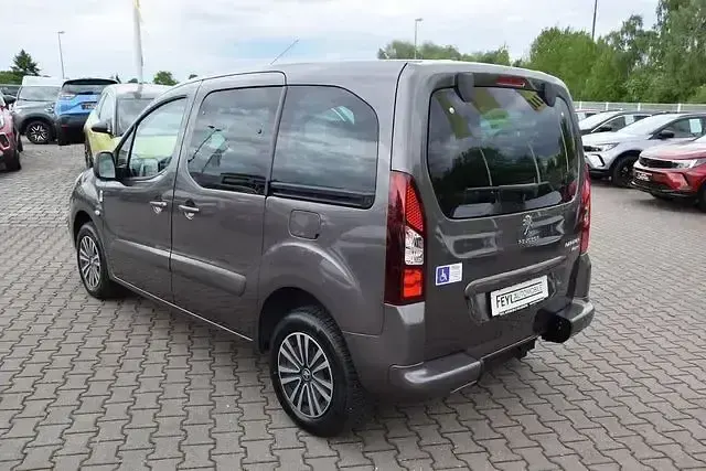 Gebraucht Peugeot Partner 98 PS (72 kW) 2017 Grau Van / Kleinbus