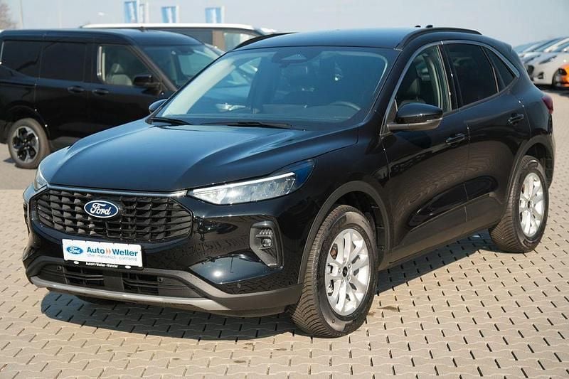 Neu Ford Kuga Titanium 179 PS (131 kW) 2026 Obsidianschwarz metallic SUV
