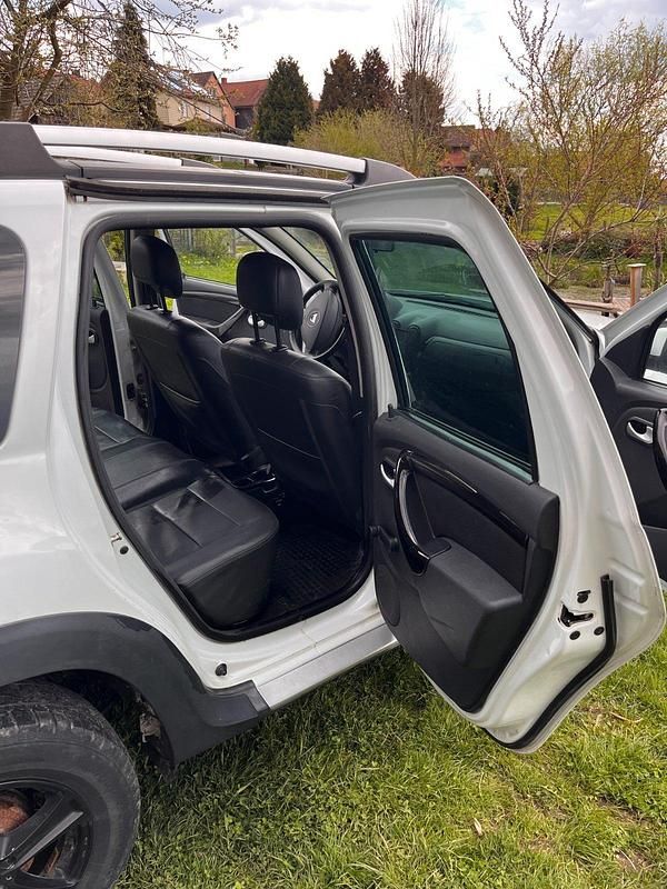 Second-hand Dacia Duster 110 CP (80 kW) 2011 Alb SUV