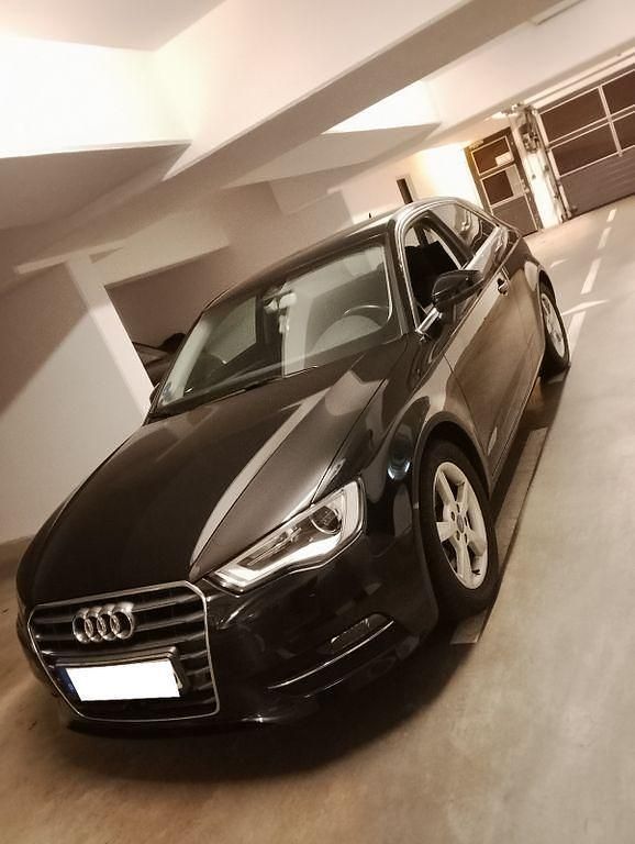 Schwarz Gebraucht 2015 Audi A3 Attraction Limousine | 14.800 € (Fairer Preis) - Bild 1/4