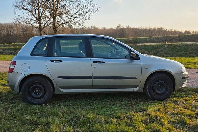 Gebraucht Fiat Stilo 103 PS (75 kW) 2003 Silber Limousine