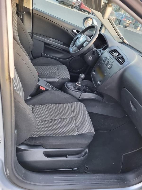 Gebraucht Seat Leon 105 PS (77 kW) 2011 Silber Kleinwagen