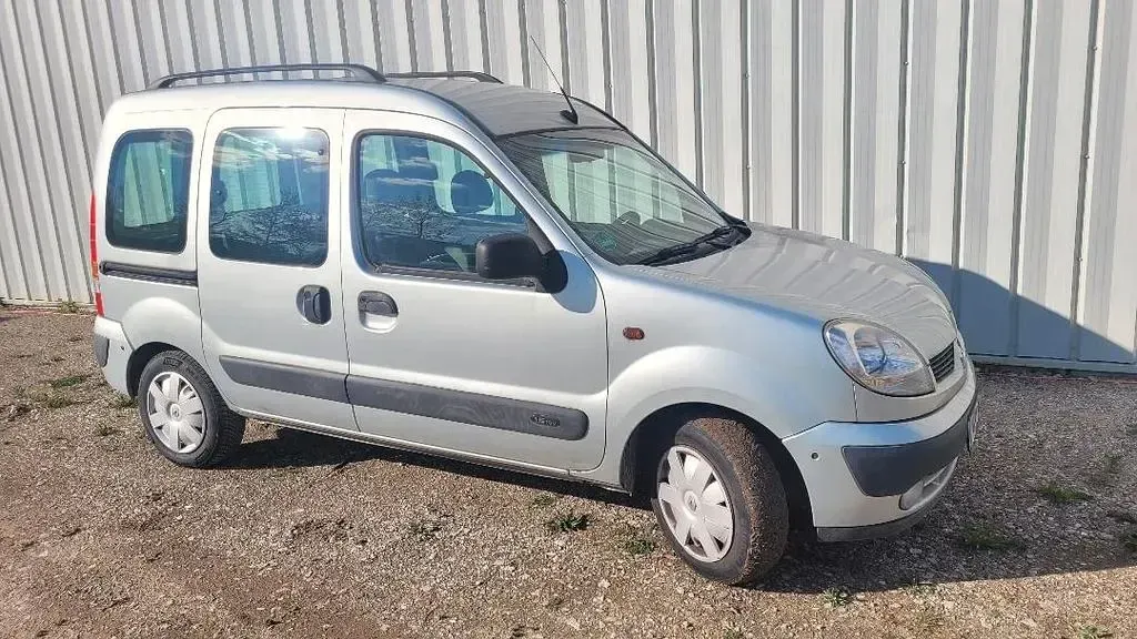 Gebraucht Renault Kangoo Expression 95 PS (69 kW) 2003 Silber Van / Kleinbus
