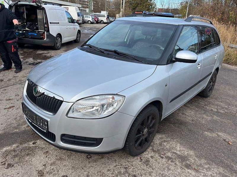 Silber Gebraucht 2008 Skoda Fabia Ambiente Kombi | 2.999 € (Guter Preis) - Bild 1/4