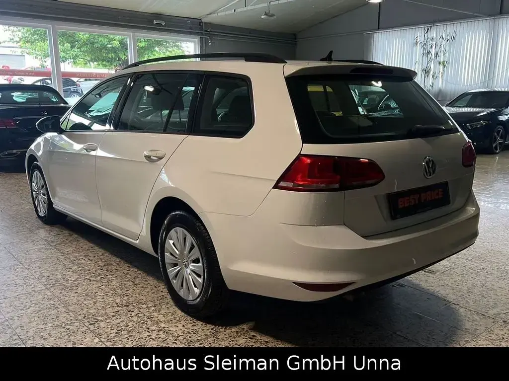 Gebraucht VW Golf VII Trendline 110 PS (80 kW) 2016 Weiß Kombi