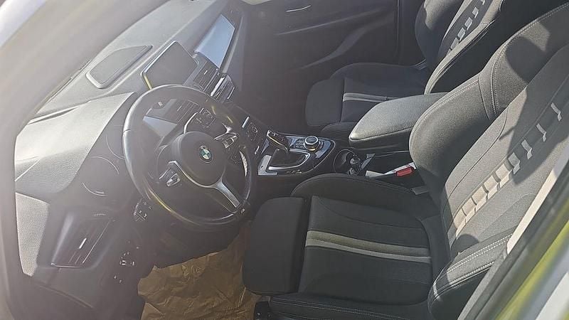 Gebraucht BMW 220 Gran Tourer Advantage 190 PS (139 kW) 2019 Silber Van / Kleinbus