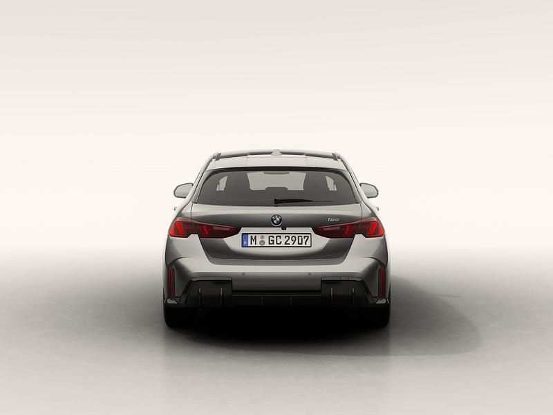 Neu BMW 120 Performance 170 PS (125 kW) 2026 Silber Kleinwagen