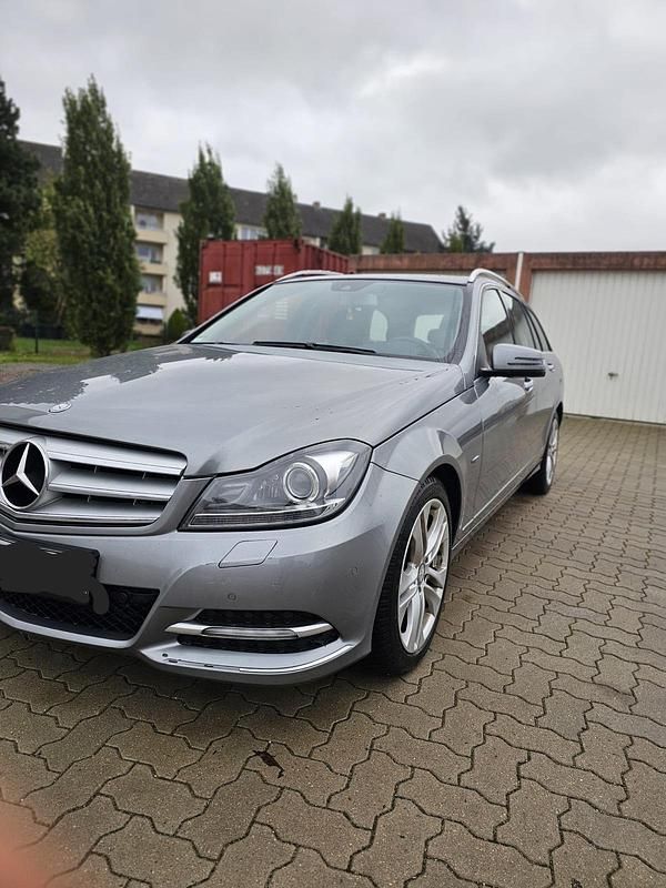 Gebraucht Mercedes C300 231 PS (169 kW) 2012 Grau Kombi
