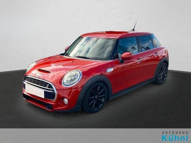 Blazing red ii metallic (metallic) Gebraucht 2017 Mini Cooper SD Kleinwagen | 13.790 € (Etwas zu teuer) - Bild 1/4