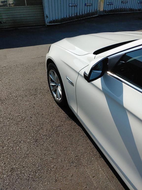 Gebraucht BMW 520 190 PS (139 kW) 2014 Weiß Limousine