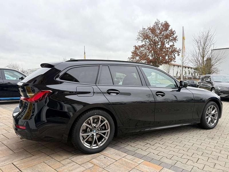 Gebraucht BMW 330 Sport Line 252 PS (185 kW) 2021 Schwarz ii Kombi