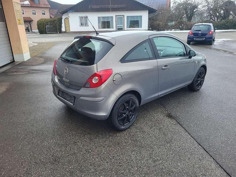 Gebraucht Opel Corsa Active 87 PS (63 kW) 2013 Muskatgrau/muskat braun(m2) Kleinwagen