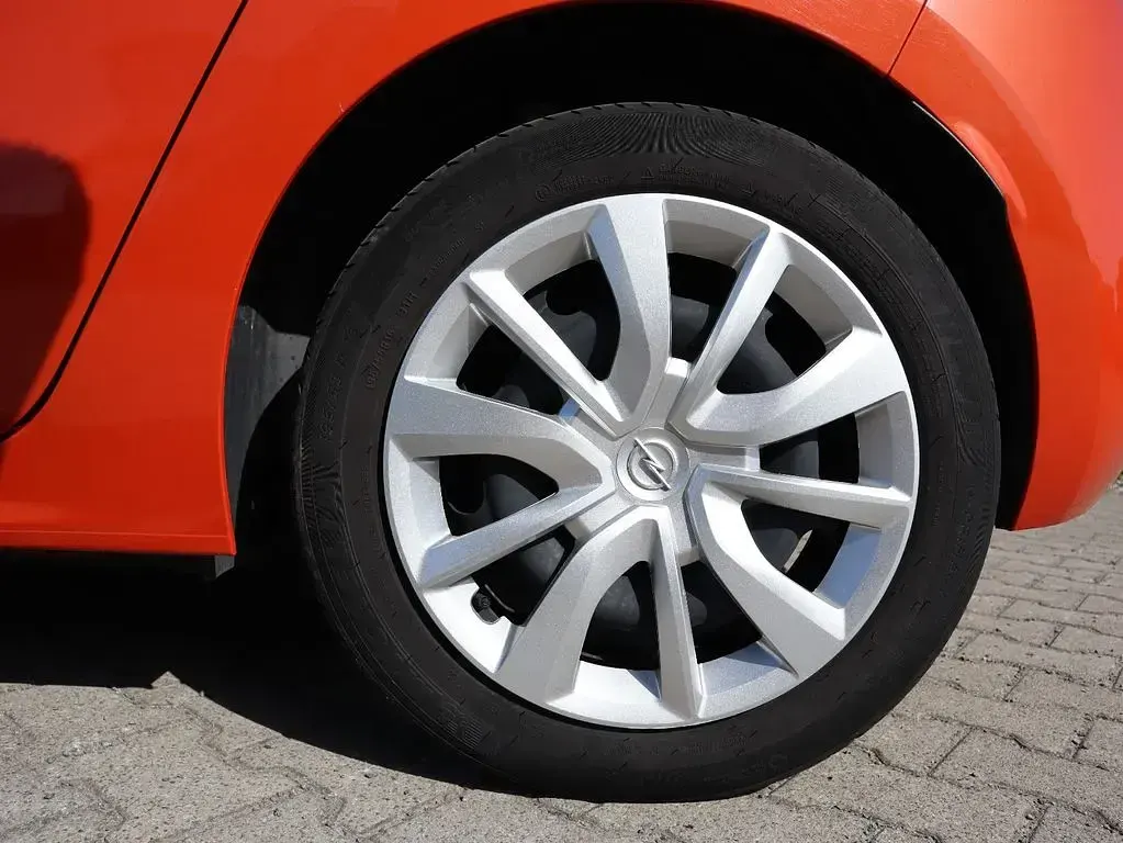 Używany Opel Corsa-e 100 kW (136 KM) 2022 Pomarańczowy Hatchback