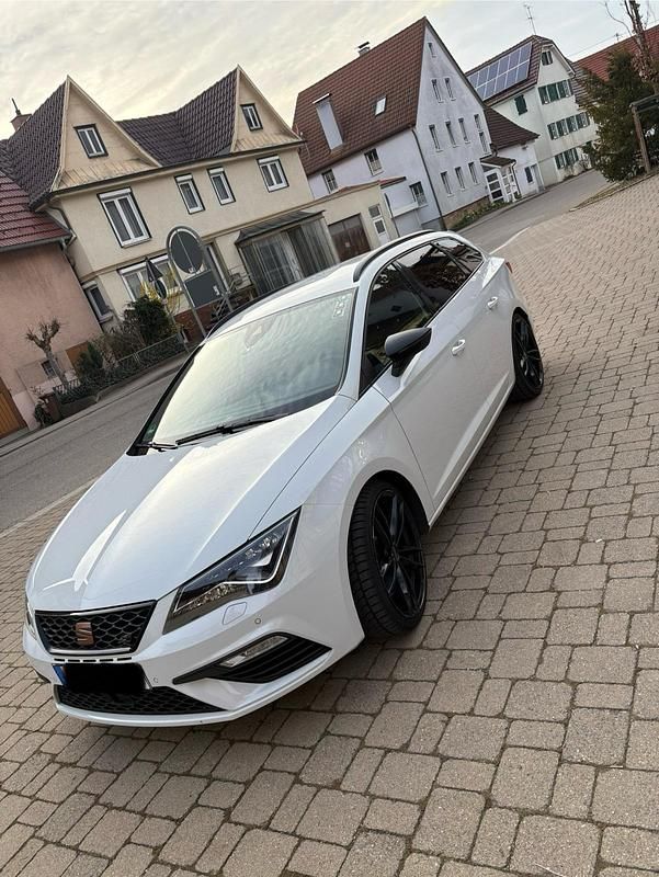 Gebraucht Cupra Leon 300 PS (220 kW) 2020 Weiß Kombi