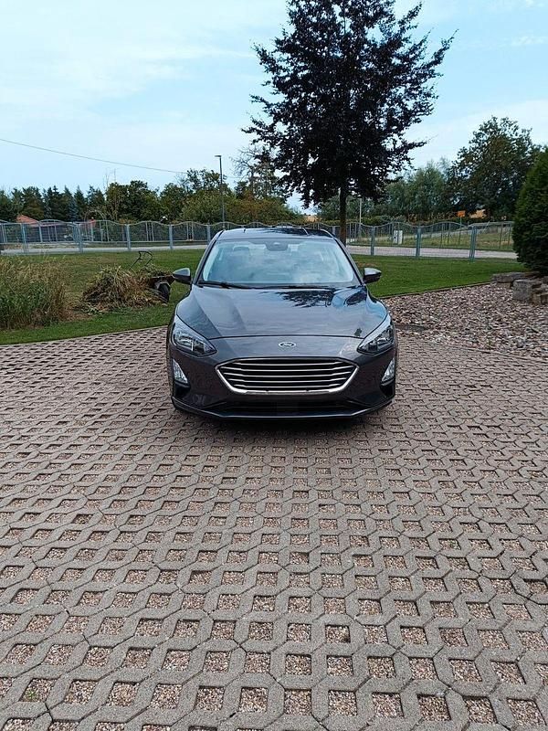 Second-hand Ford Focus 125 CP (91 kW) 2022 Gri Berlinǎ