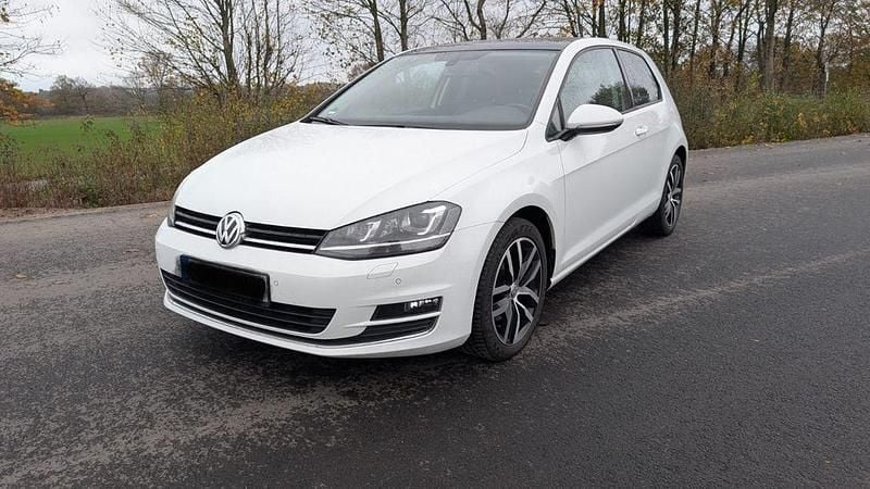 Weiß Gebraucht 2014 VW Golf VII Highline Limousine | 6.500 € (Superpreis) - Bild 1/4