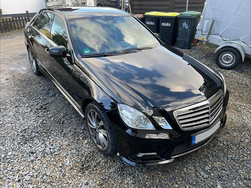 Gebraucht Mercedes 200 184 PS (135 kW) 2010 Schwarz Limousine