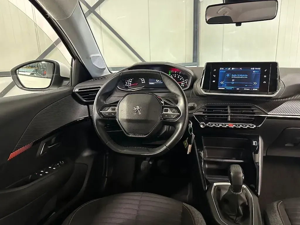 Gebraucht Peugeot 208 Active 73 PS (53 kW) 2021 Weiß Kleinwagen
