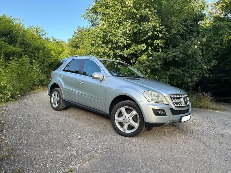 Silber Gebraucht 2009 Mercedes ML350 SUV | 11.250 € (Fairer Preis) - Bild 1/4