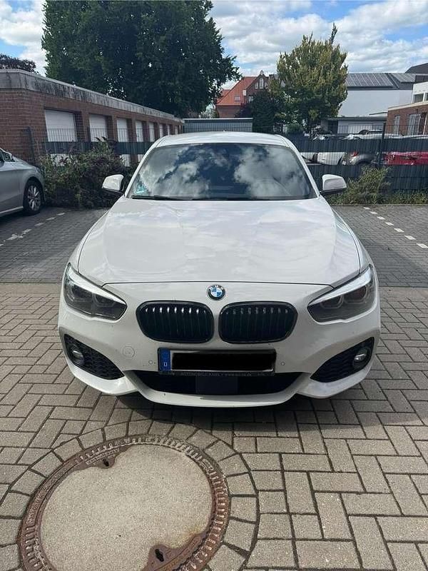 Weiß Gebraucht 2018 BMW 120 M Sport Kleinwagen | 18.500 € (Etwas zu teuer) - Bild 1/4