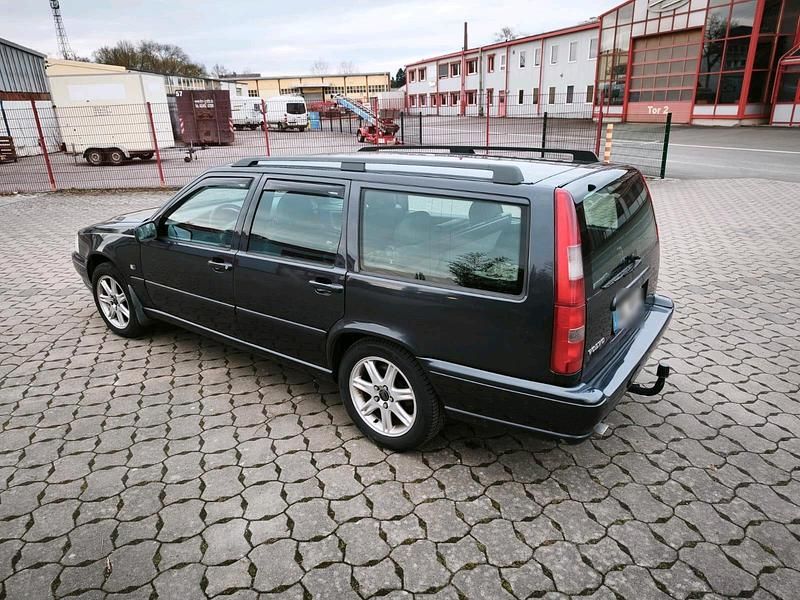 Gebraucht Volvo V70 144 PS (105 kW) 1999 Schwarz Kombi
