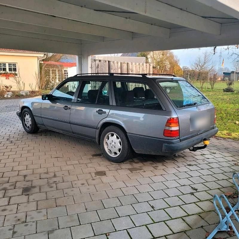 Second-hand Mercedes E250 94 CP (69 kW) 1989 Gri Break