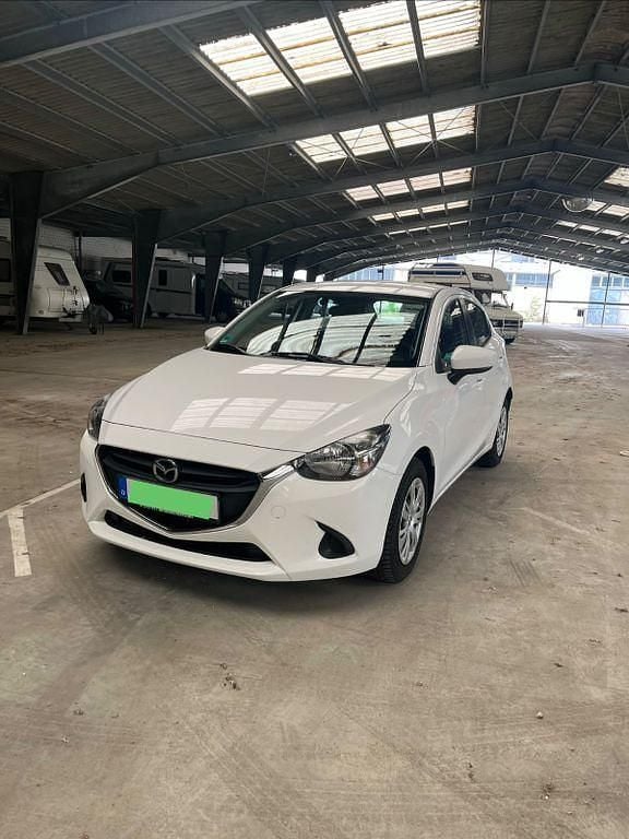 Gebraucht Mazda 2 Center-Line 75 PS (55 kW) 2018 Weiß Limousine