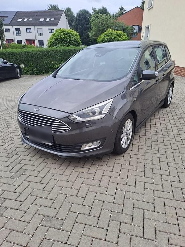 Grau Gebraucht 2015 Ford Grand C-Max Titanium Van / Kleinbus | 8.700 € (Superpreis) - Bild 1/4