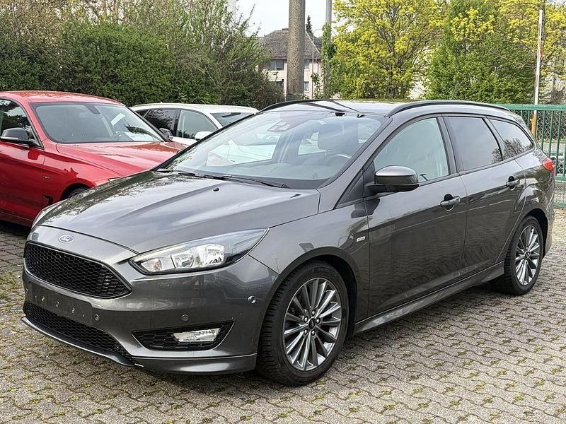 Usata Ford Focus ST-Line 140 CV (102 kW) 2018 Grigio Berlina
