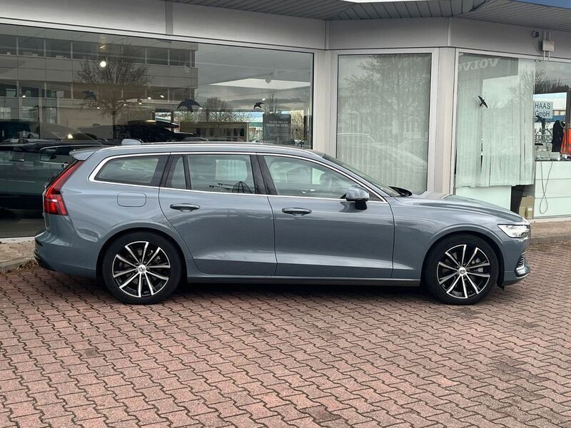 Gebraucht Volvo V60 349 PS (256 kW) 2023 Grau Kombi