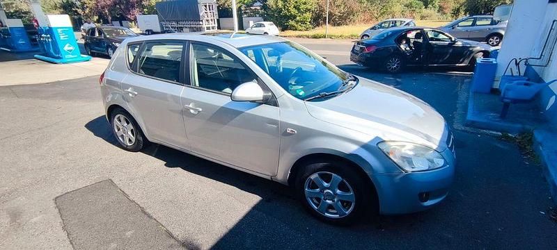 Silber Gebraucht 2006 Kia Ceed EX Limousine | 3.000 € (Guter Preis) - Bild 1/4
