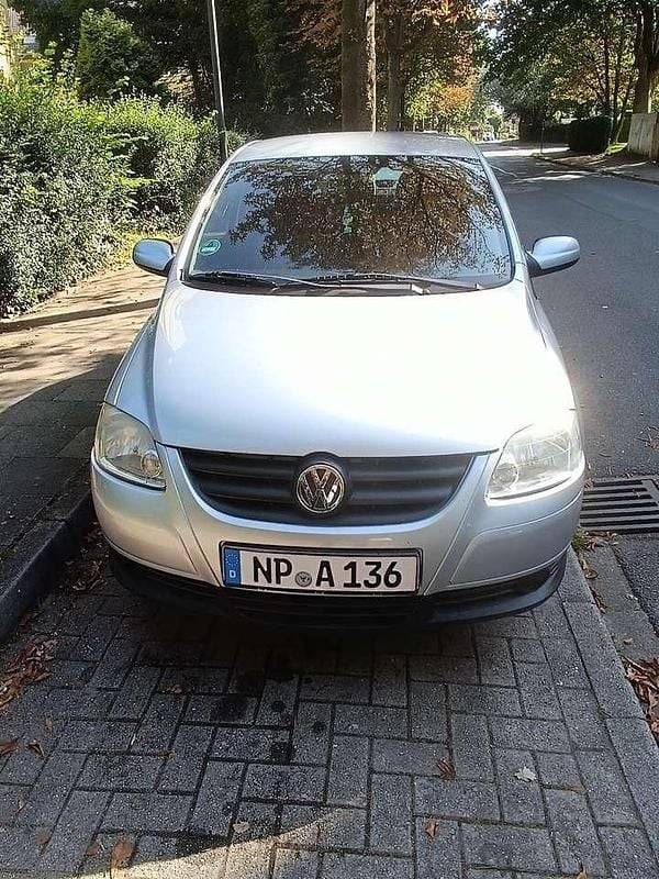 Silber Gebraucht 2006 VW Fox Kleinwagen | 1.350 € (Fairer Preis) - Bild 1/4