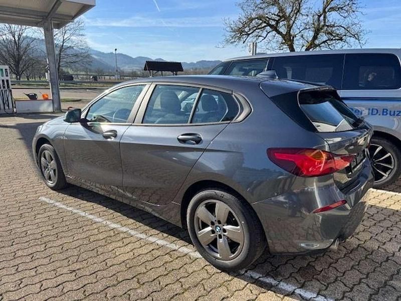 Gebraucht BMW 118 Advantage 140 PS (102 kW) 2020 Mineralgrau metallic Kleinwagen