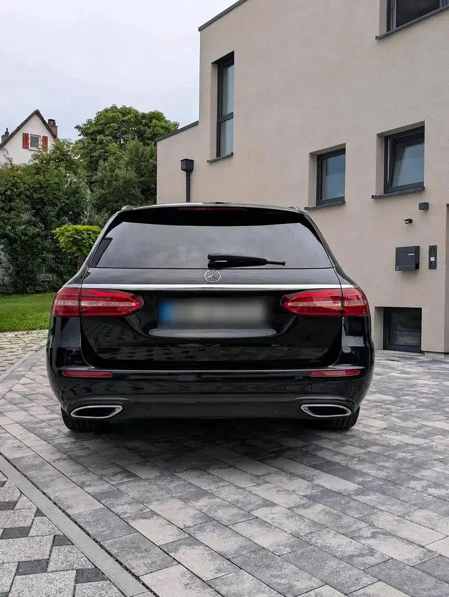 Gebraucht Mercedes E200 160 PS (117 kW) 2020 Schwarz Kombi