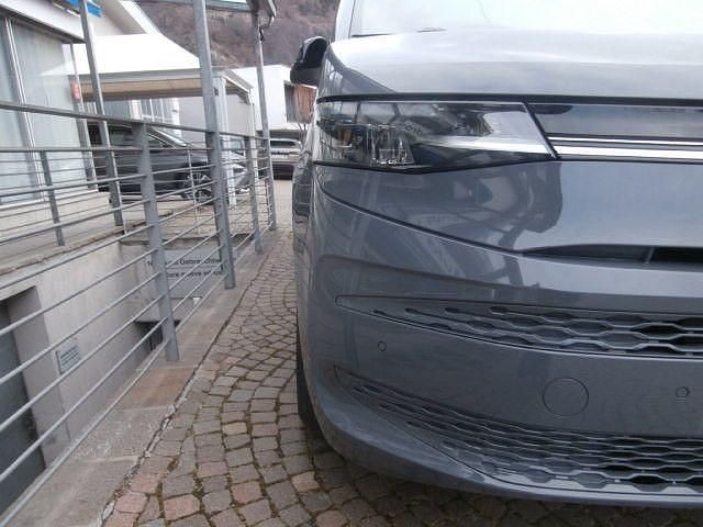 Gebraucht VW Multivan Life 218 PS (160 kW) 2023 Grau Van