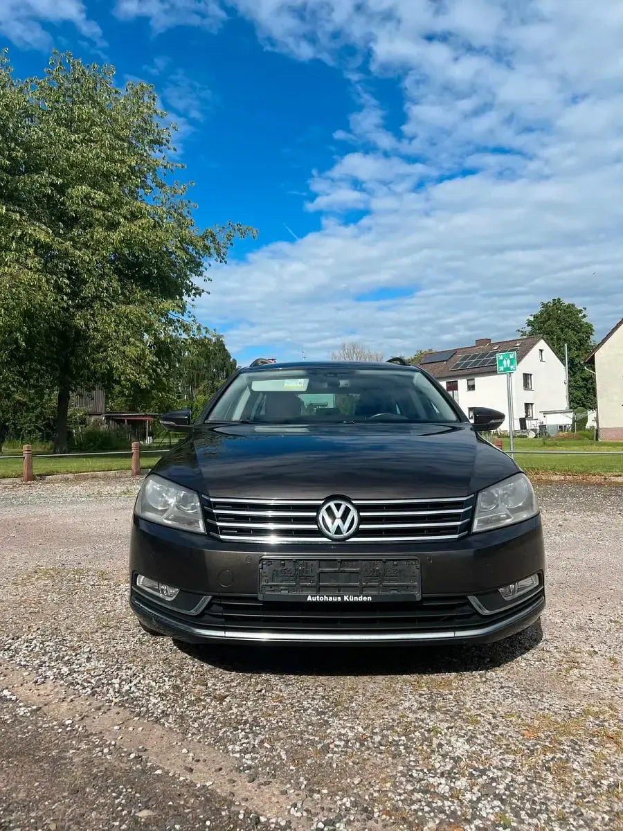 Gebraucht VW Passat Highline 122 PS (89 kW) 2013 Braun Kombi